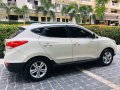 Selling White Hyundai Tucson 2013 in Pasig-1