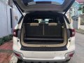 Selling White Ford Everest 2016 in Manila-7