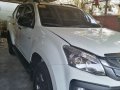 Selling White Isuzu D-Max 2016 in Quezon City-4