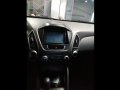Selling White Hyundai Tucson 2012 in Malolos-1