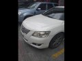 White Toyota Camry 2007 Sedan at 98000 for sale-2