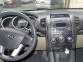 Sell 2010 Kia Sorento in Pasig -5