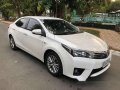 Selling White Toyota Corolla Altis 2014 at 24000 km-4