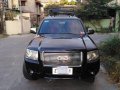 Black Ford Everest 2009 for sale in Manual-0