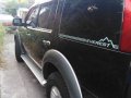 Black Ford Everest 2009 for sale in Manual-6