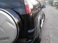 Black Ford Everest 2009 for sale in Manual-5