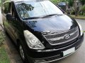 Selling Hyundai Starex 2009 in Makati-3