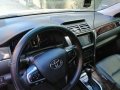 Sell Pearl White 2017 Toyota Camry in Bacoor-3