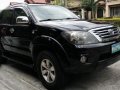 Selling Toyota Fortuner 2005 in Manila-8