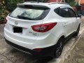 Sell White 2015 Hyundai Tucson in Manila-23