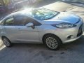 Silver Ford Fiesta 2013 for sale in Automatic-9