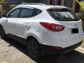 Sell White 2015 Hyundai Tucson in Manila-10