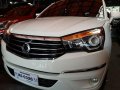 Pearl White Ssangyong Rodius 2017 for sale in Automatic-0