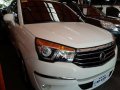 Pearl White Ssangyong Rodius 2017 for sale in Automatic-1