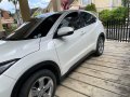 White Honda Hr-V 2015 for sale in Automatic-7