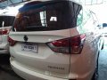 Pearl White Ssangyong Rodius 2017 for sale in Automatic-1