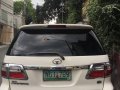 Selling White Toyota Fortuner 2009 in Manila-6