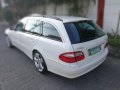 White Mercedes-Benz E-Class 2004 for sale in Automatic-3