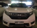Selling White Honda Cr-V 2018 in Mandaluyong-9