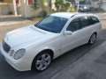 White Mercedes-Benz E-Class 2004 for sale in Automatic-9