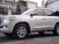 White Toyota Land Cruiser 2017 for sale in Quezon City-3