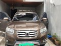 Selling Brown Hyundai Santa Fe 2012 in Quezon City-2