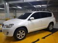 White Toyota Rav4 2011 for sale in Automatic-3