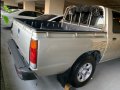 Nissan Frontier 2012 at 70000 km for sale-5