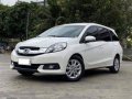Selling White Honda Mobilio 2015 in Makati-9