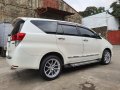 Selling Pearl White Toyota Innova 2017 in Quezon City-6