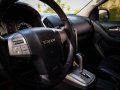 Sell 2016 Isuzu Mu-X in Valenzuela-9