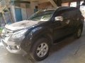 Selling Black Isuzu Mu-X 2016 in Manila-1