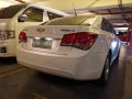 Selling White Chevrolet Cruze 2010 in Manila-6