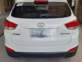Selling White Hyundai Tucson 2011 M/T Gasoline Still Negotiable-1