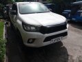 Selling White Toyota Hilux 2016 Pickup Truck in Manila-5