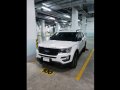 Selling White Ford Explorer 2016 SUV / MPV in Lapu-Lapu-1