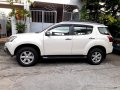 Selling Pearl White Isuzu Mu-X 2016 in Quezon City-8