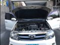 White Toyota Fortuner 2008 for sale in Manila-6