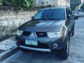 Selling Brown Mitsubishi Montero 2012 in Manila-9