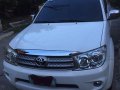 White Toyota Fortuner 2010 for sale in Manila-8