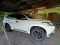 Selling White Mitsubishi Montero in Trinidad-7