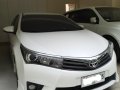 Pearl White Toyota Corolla altis for sale in Manila-8