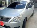 Selling Silver Toyota Innova 2015 in Quezon City-3