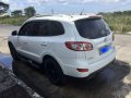 Selling White Hyundai Santa Fe for sale in Cabanatuan-4