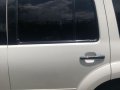White Ford Everest for sale in Manila-3