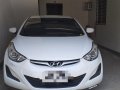 Selling White Hyundai Elantra in Carmona-0