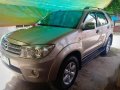 Selling Brown Toyota Fortuner 2016 in Quezon City-7