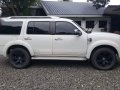 Selling White Ford Everest in Santa Maria-9