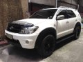Selling White Toyota Fortuner 2007 in Manila-0