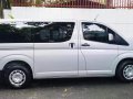 TOYOTA HIACE COMMUTER DE LUXE 2020-2